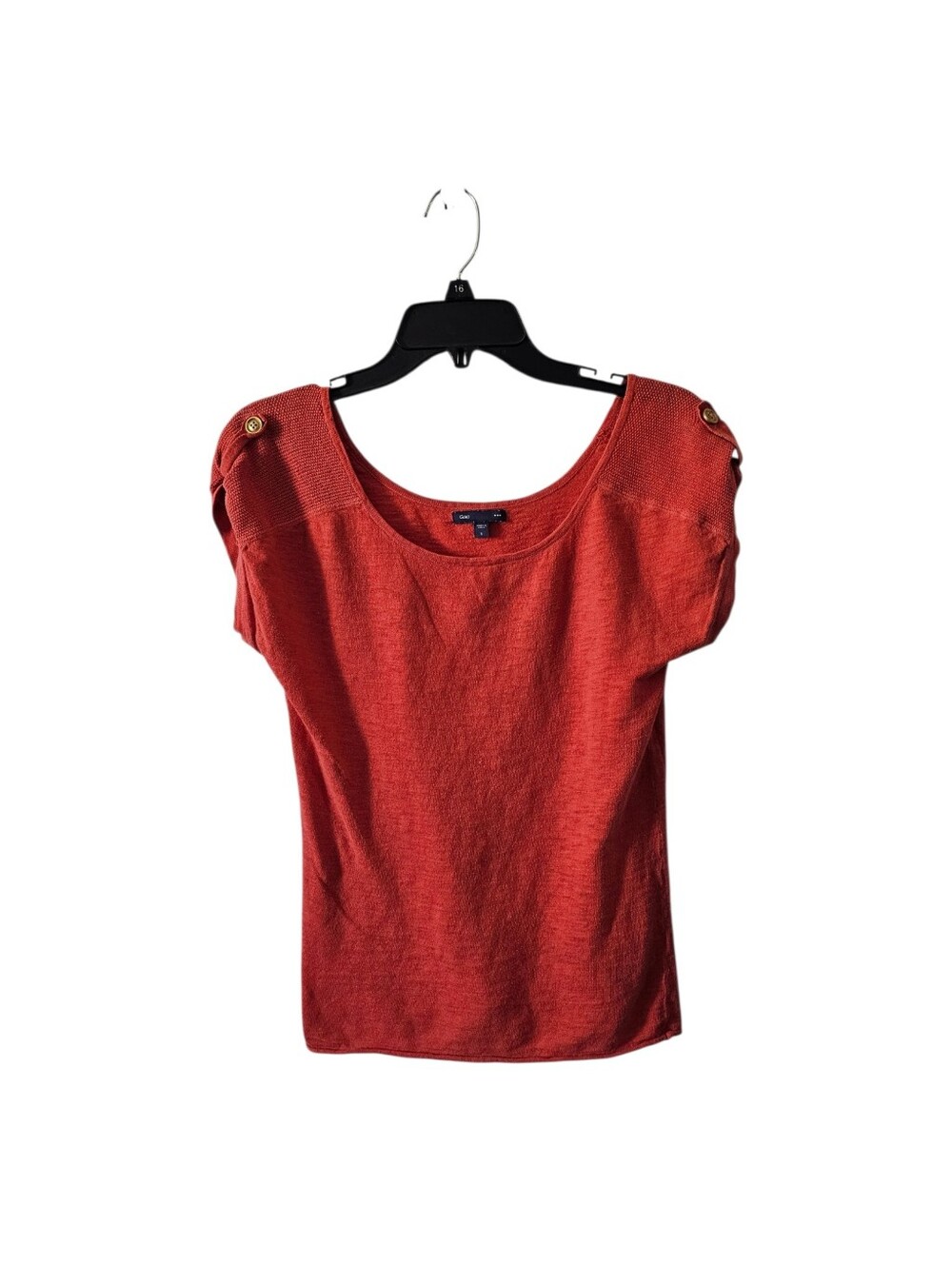 GAP Small Burnt Orange Knit Short Sleeve Tee Shirt Gold Shoulder Button Accent